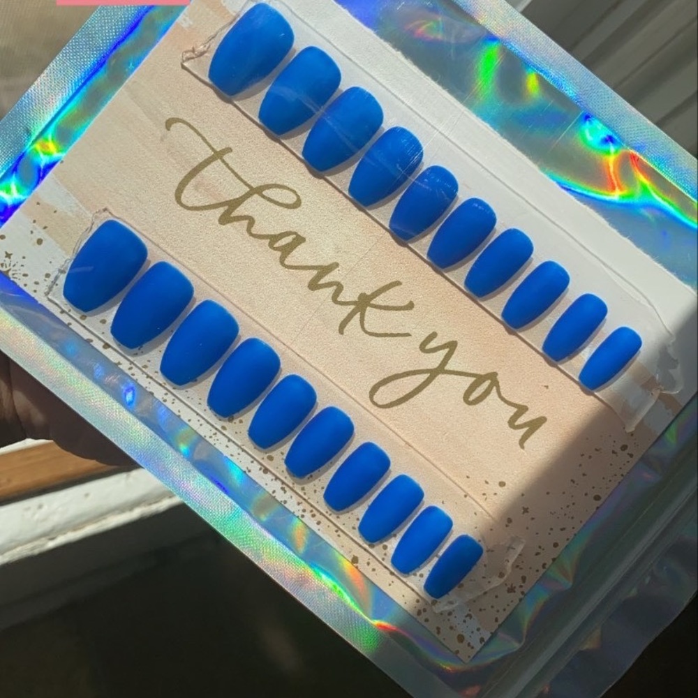 Press on nails